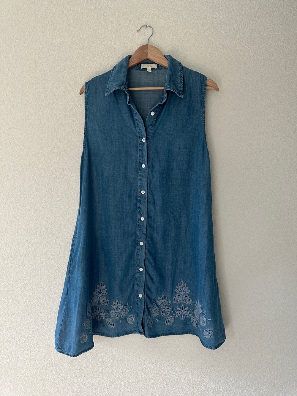 Sleeveless Button-Front Vintage Denim Dress - Blue
